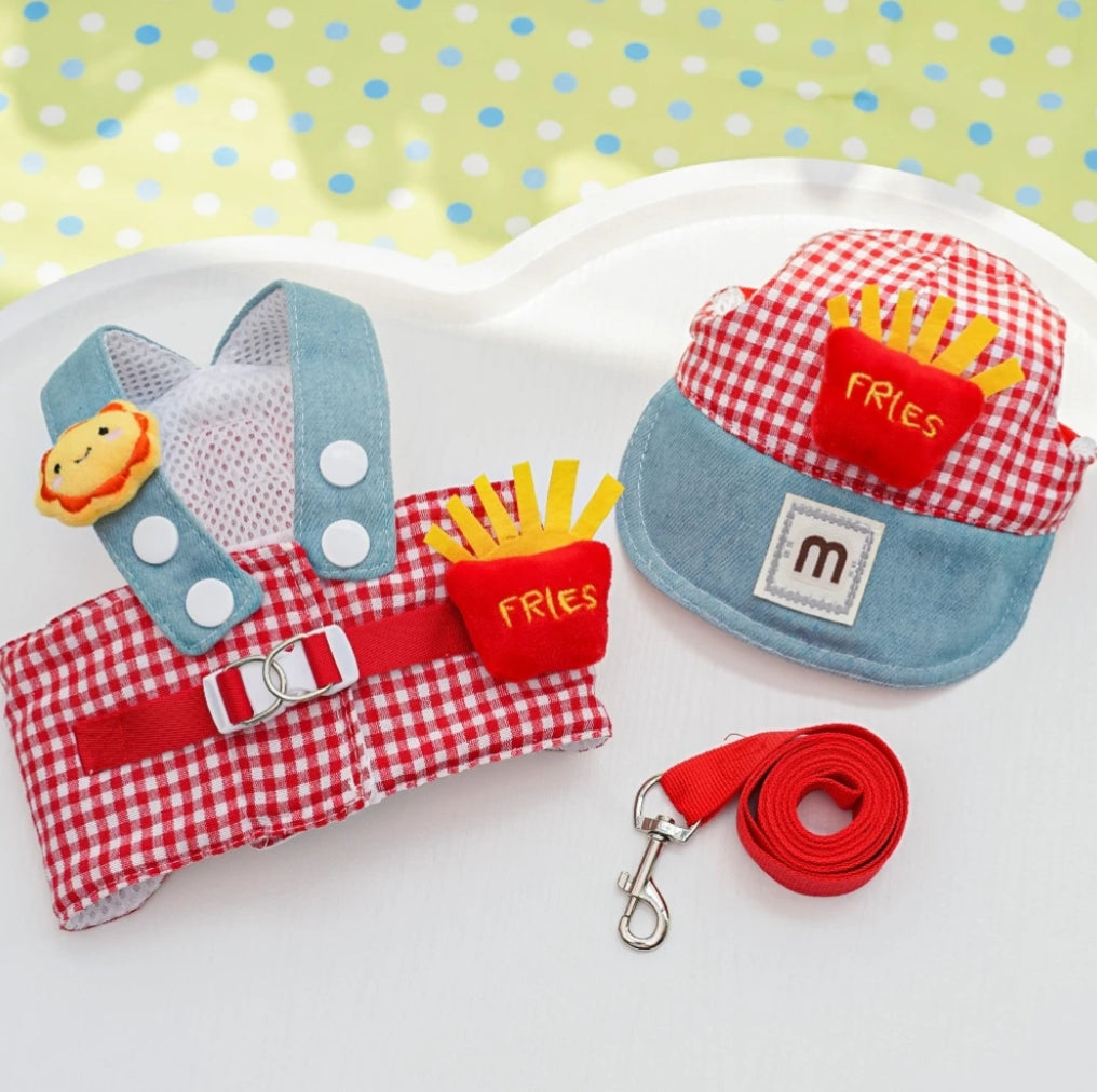 Pet outfit set for dogs, cats, and even ducks—includes hat, harness, and leash for outings