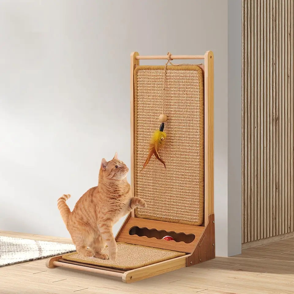 Cat scratching post with adjustable ramp