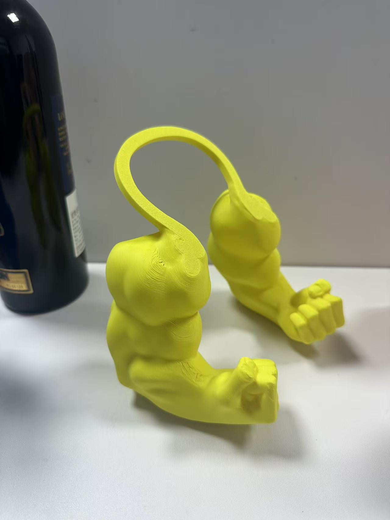 Creative Giant arm 3D